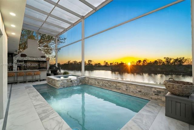 1828 Aspen Ln, Weston, FL 33327