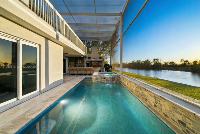 1828 Aspen Ln, Weston, FL 33327