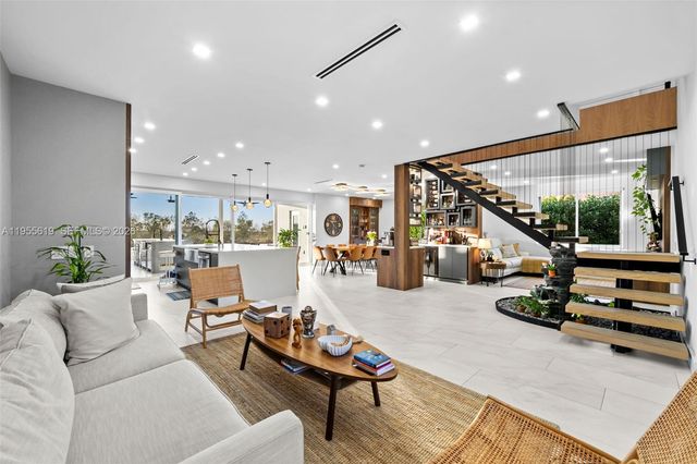 1828 Aspen Ln, Weston, FL 33327