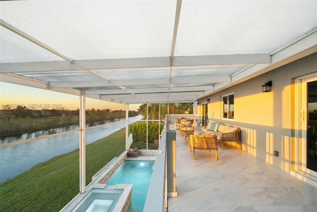 1828 Aspen Ln, Weston, FL 33327