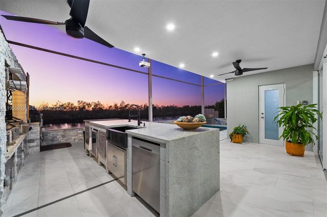 1828 Aspen Ln, Weston, FL 33327