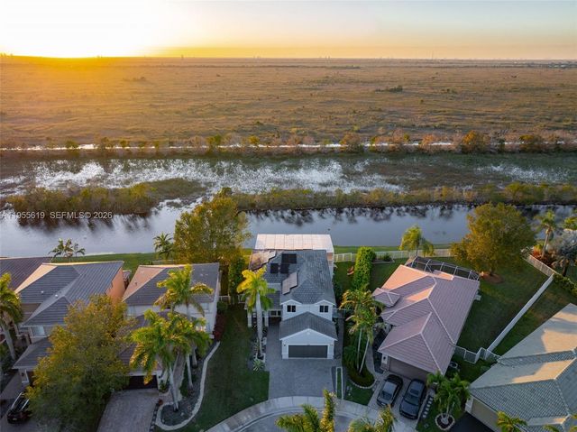 1828 Aspen Ln, Weston, FL 33327