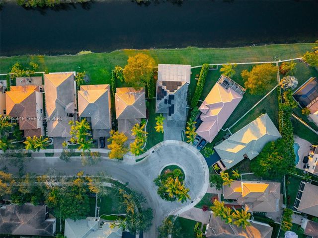 1828 Aspen Ln, Weston, FL 33327