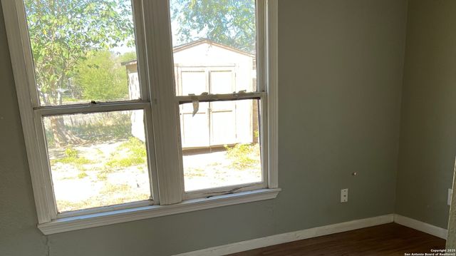 543 Hot Wells, San Antonio, TX 78223