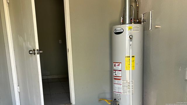 543 Hot Wells, San Antonio, TX 78223