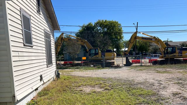 543 Hot Wells, San Antonio, TX 78223