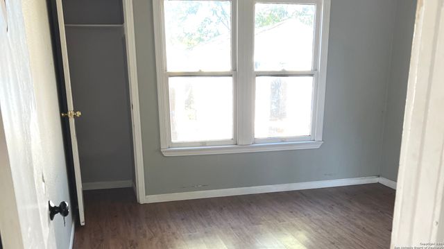 543 Hot Wells, San Antonio, TX 78223