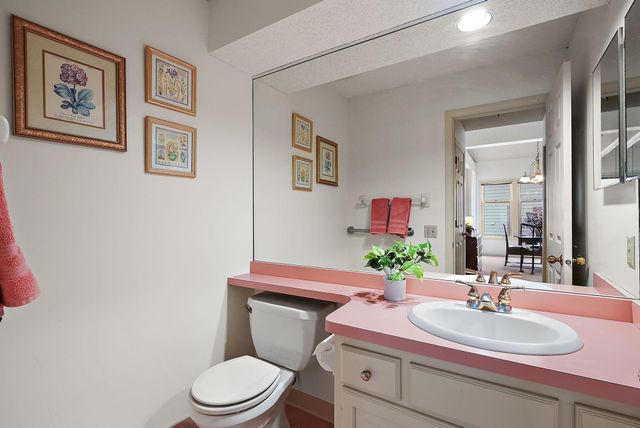 15820 15th Place N, Plymouth, MN 55447