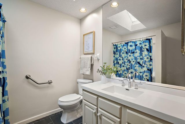 15820 15th Place N, Plymouth, MN 55447