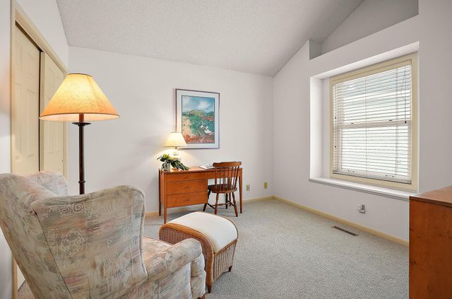 15820 15th Place N, Plymouth, MN 55447