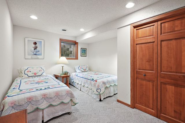 15820 15th Place N, Plymouth, MN 55447