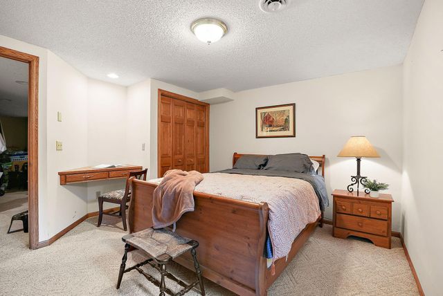 15820 15th Place N, Plymouth, MN 55447