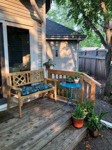 15820 15th Place N, Plymouth, MN 55447