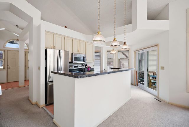 15820 15th Place N, Plymouth, MN 55447