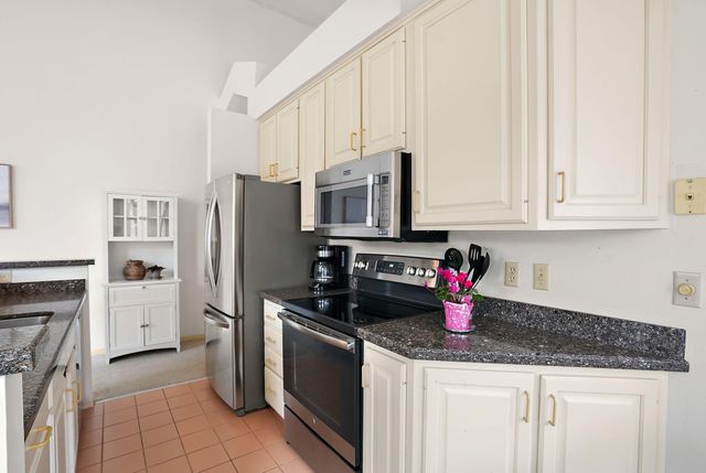 15820 15th Place N, Plymouth, MN 55447