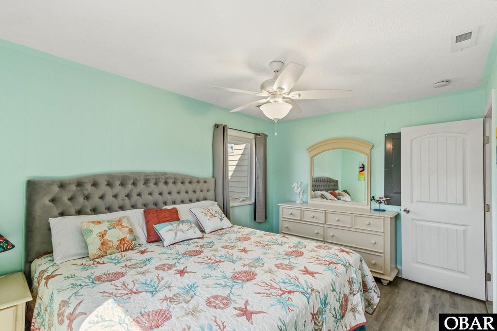 Image 17 of property listing at 4136 Lindbergh Avenue, Kitty Hawk, NC 27949