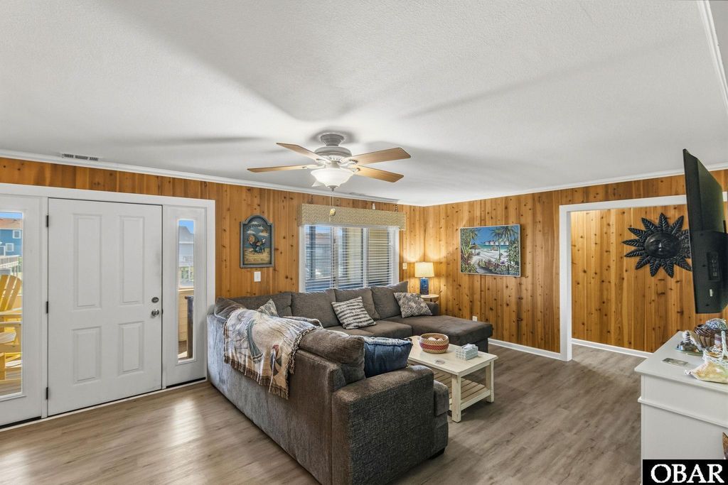 Image 4 of property listing at 4136 Lindbergh Avenue, Kitty Hawk, NC 27949
