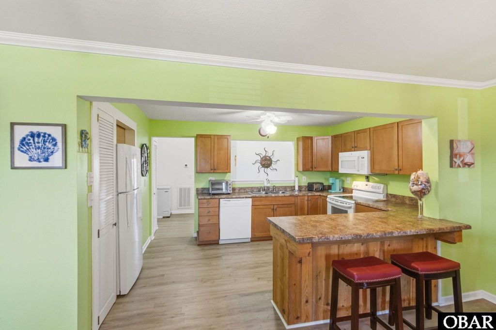 Image 6 of property listing at 4136 Lindbergh Avenue, Kitty Hawk, NC 27949