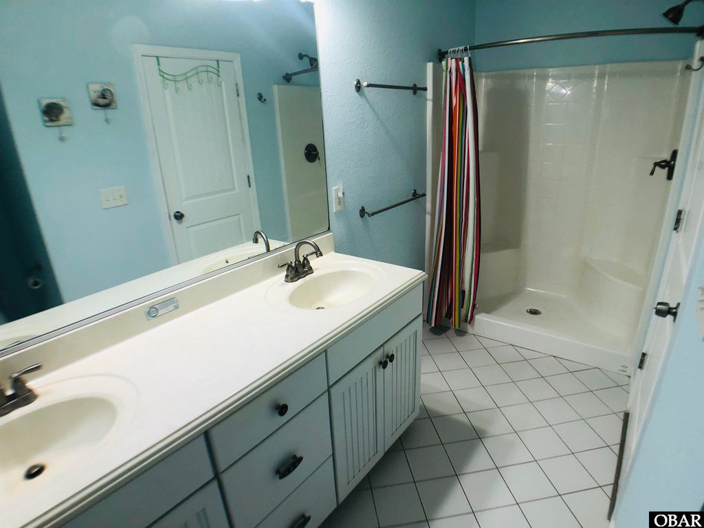 Image 9 of property listing at 4136 Lindbergh Avenue, Kitty Hawk, NC 27949