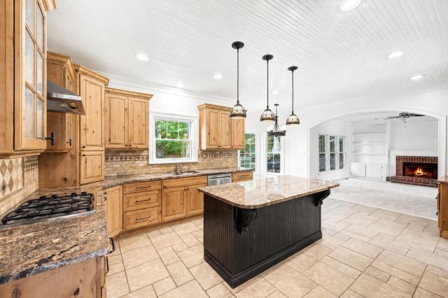 1074 Highland Rd, Brentwood, TN 37027