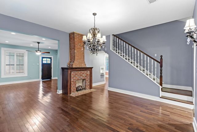 715 S Barnett Avenue, Dallas, TX 75211