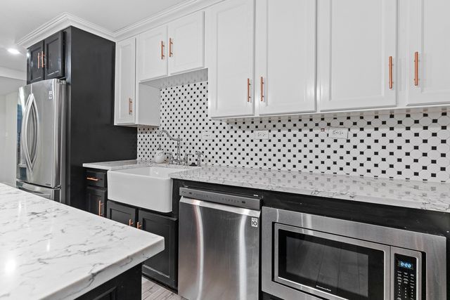 715 S Barnett Avenue, Dallas, TX 75211