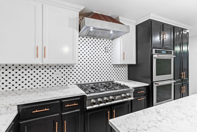 715 S Barnett Avenue, Dallas, TX 75211