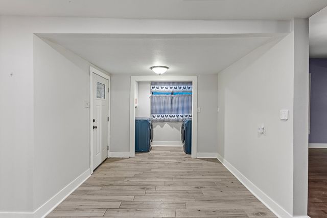 715 S Barnett Avenue, Dallas, TX 75211