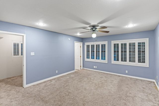 715 S Barnett Avenue, Dallas, TX 75211