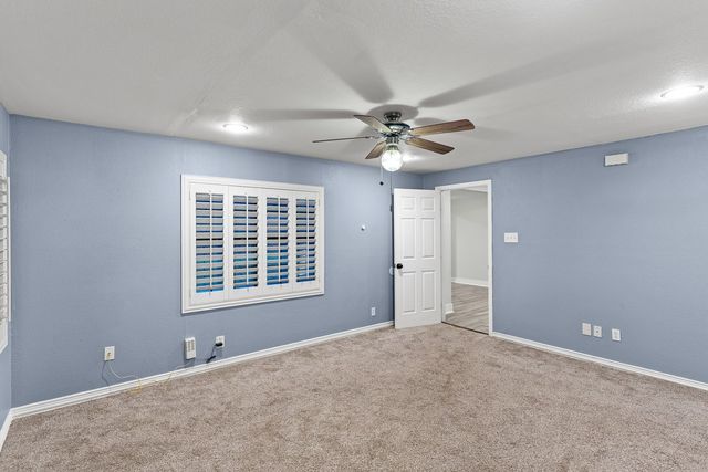 715 S Barnett Avenue, Dallas, TX 75211