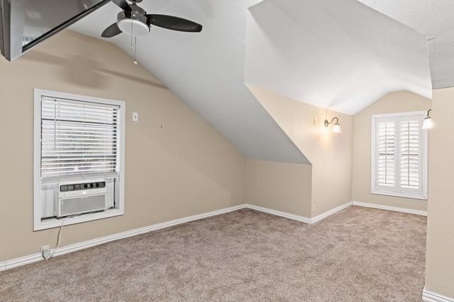 715 S Barnett Avenue, Dallas, TX 75211