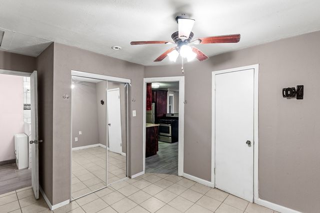 715 S Barnett Avenue, Dallas, TX 75211