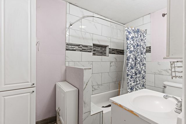 715 S Barnett Avenue, Dallas, TX 75211