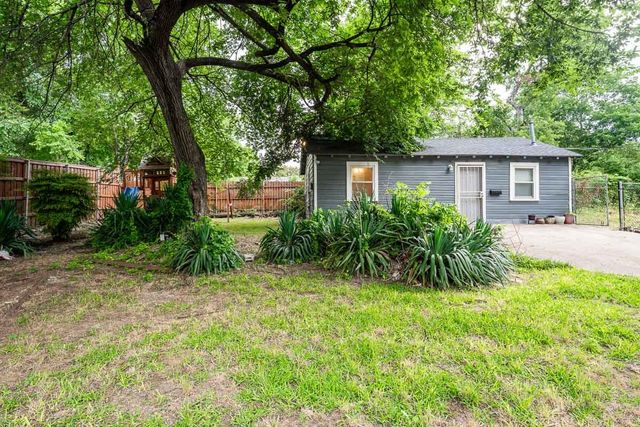 715 S Barnett Avenue, Dallas, TX 75211