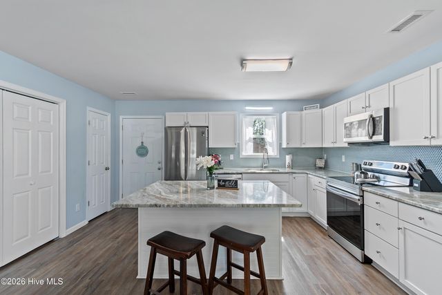 558 Mission Road, Southport, NC 28461