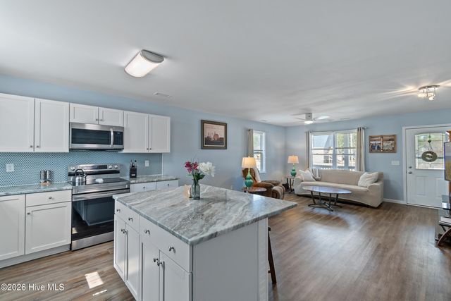 558 Mission Road, Southport, NC 28461