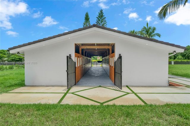 17640 SW 52nd Court, Southwest Ranches, FL 33331