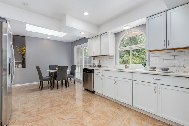 1034 PINE Avenue, Olympia Fields, IL 60461