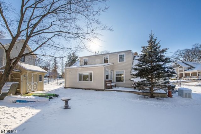 30 Edgewater Dr, Denville Twp., NJ 07834