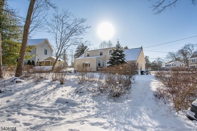 30 Edgewater Dr, Denville Twp., NJ 07834