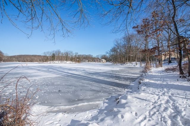 30 Edgewater Dr, Denville Twp., NJ 07834