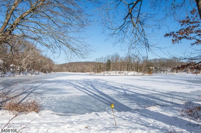 30 Edgewater Dr, Denville Twp., NJ 07834