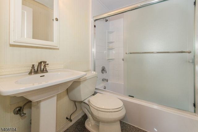 30 Edgewater Dr, Denville Twp., NJ 07834