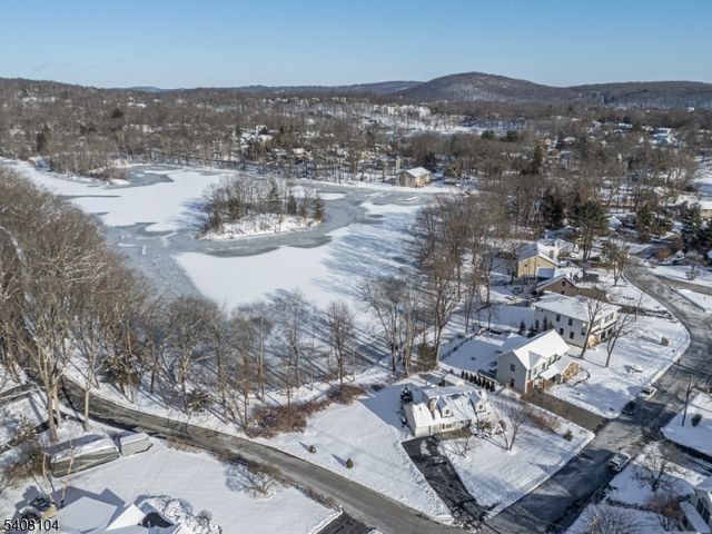 30 Edgewater Dr, Denville Twp., NJ 07834