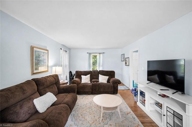 1001 Oakview Road, High Point, NC 27265