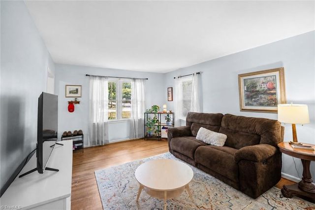 1001 Oakview Road, High Point, NC 27265