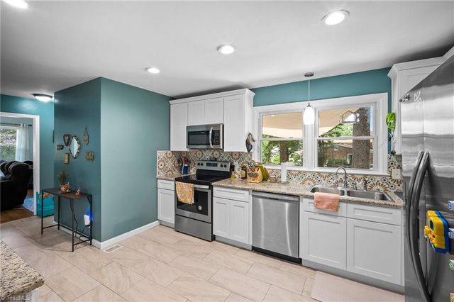 1001 Oakview Road, High Point, NC 27265