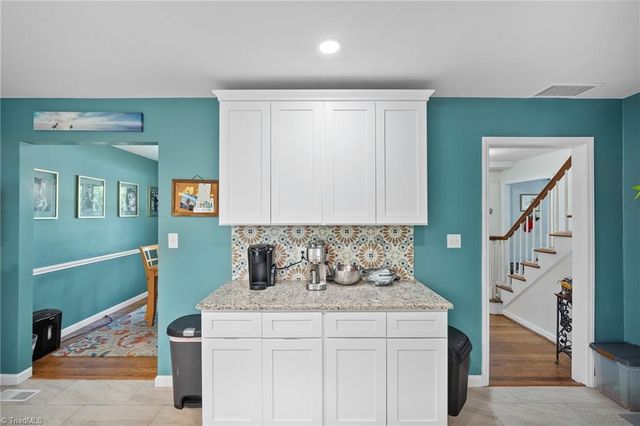 1001 Oakview Road, High Point, NC 27265