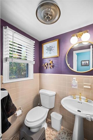 1001 Oakview Road, High Point, NC 27265