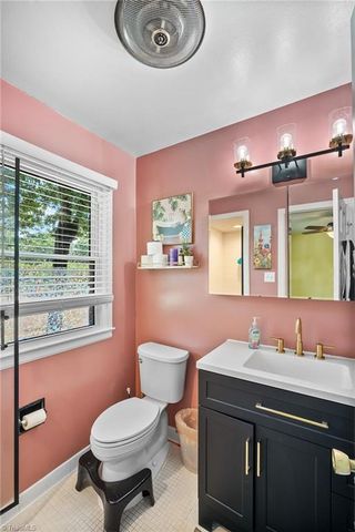 1001 Oakview Road, High Point, NC 27265